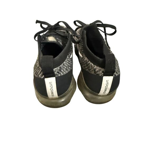 Women's 9 Nike Flyknit Vapormax 3 Oreo Grey Running Shoes - Picture 2 of 5